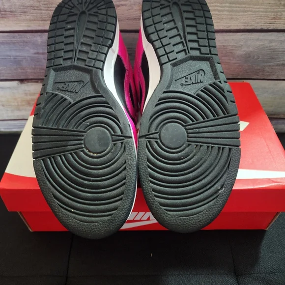 Nike Dunk Low Womens - Picture 3 of 4
